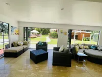 Red Hibiscus Villas Hotels in Avarua