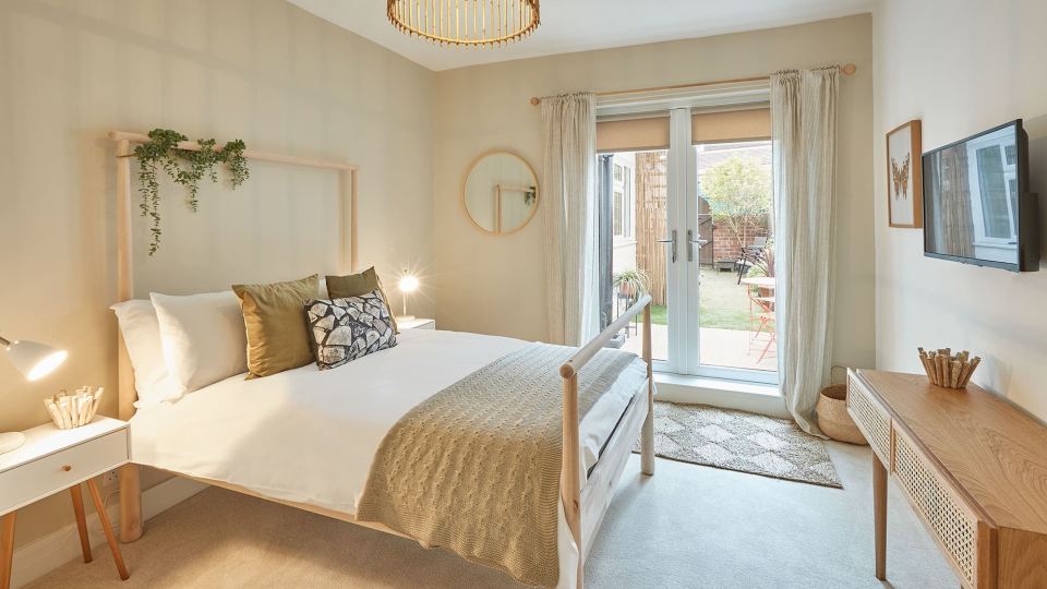 Host & Stay - Retreat by the Sea