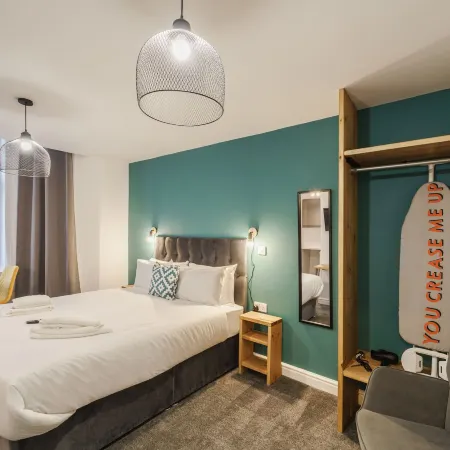 Deluxe Studio Apartments