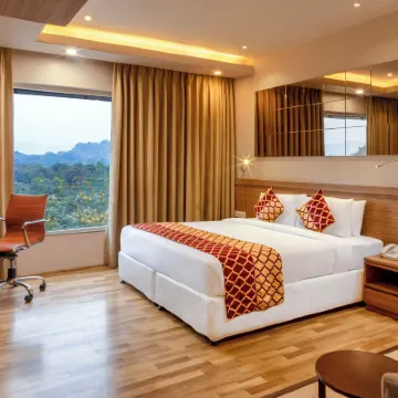 Hotel Palacio Hotels near Regional Science Centre