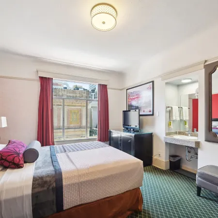 Union Square Plaza Hotel Отели рядом с достопримечательностью «Театр Керрана»