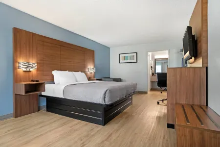 Quality Inn & Suites Near Lake Eufaula