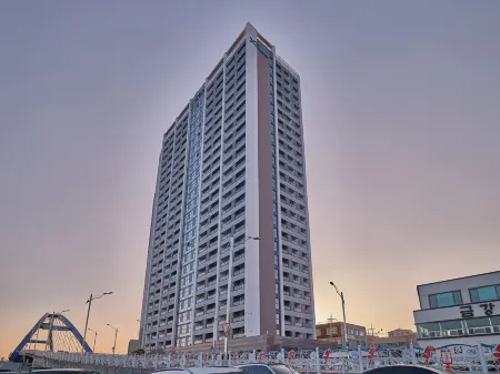 UH FLAT the Sokcho Отели рядом с достопримечательностью «Sokcho City Museum & Displaced Civilians Folk Village»