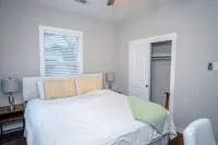 Remodeled Modern 1Br/1ba Apt #1 Near Downtown