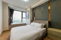 Midtown Premium Phu My Hung Các khách sạn gần Co.opmart Nguyễn Bình