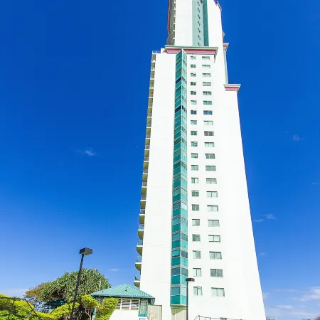 The Waterford on Main Beach