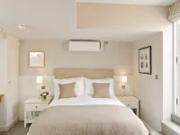 Fox and Grapes Hotels in Wimbledon
