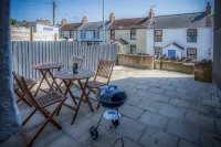 Ivy Cellar - 1 Bedroom Apartment - Tenby