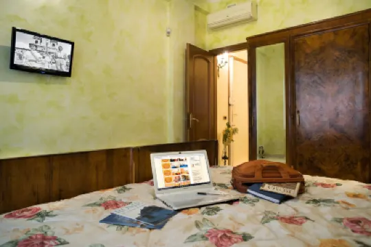 Giornate Romane Hotels near Marconi Metro Station