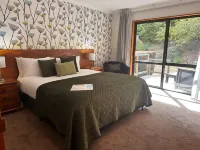 Wanaka Springs Lodge Hotels in Albert Town