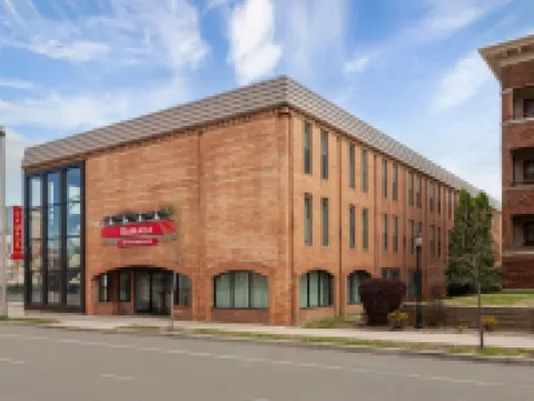 ラマダ バイ ウィンダム ミルウォーキー ミルウォーキーのホテル