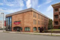 Ramada by Wyndham Milwaukee Hotels in Milwaukee