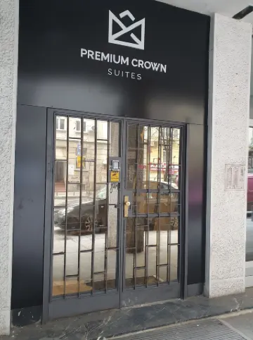 Premium Crown Suites Отели рядом с достопримечательностью «Храм Святого Саввы»