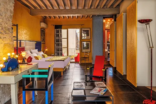 Palais Aoma, hôtel Particulier de Luxe en Provence Hotels in Velleron