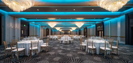 Carriage House Hotel and Conference Centre Отели в г. Калгари