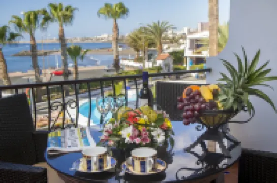 Sunsuites Carolina Hotels in San Agustin