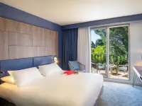 Mercure Marseille Centre Bompard la Corniche โรงแรมใกล้ท่าเรือโอฟ