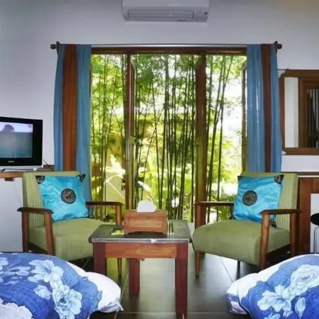 Gims Resort Отели рядом с достопримечательностью «Храм Чонг Кум»