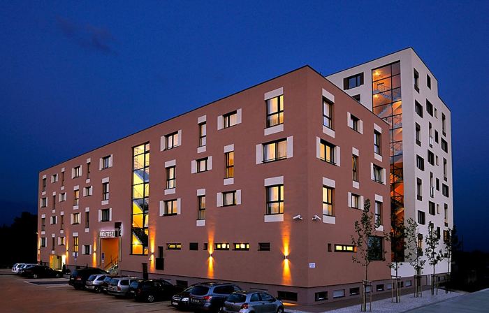 Melrose Apartments