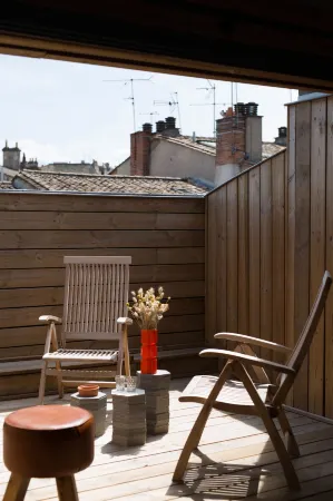 Casa Blanca B&B Отели рядом с достопримечательностью «Basilique Saint-Seurin»