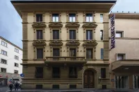 Daphne Guest House - Homestays