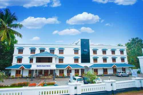 Quality Airport Hotels - bar