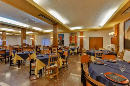 Área de Servicio El Cruce Отели в г. Мансанарес