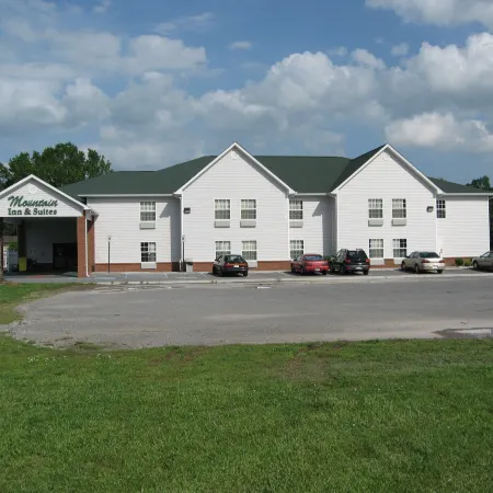 Mountain Inn & Suites - Dunlap TN