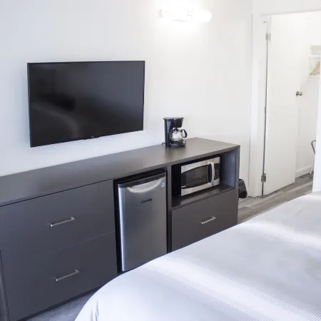 Bowmanville Marina Inn & Suites