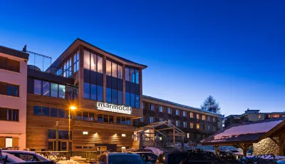 Marmotel & Spa Hotel dekat Couvent Saint Jean de Matha