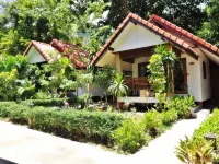 Blue Diamond Resort Hotels near Mae Haad Beach