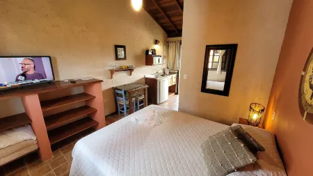 Pousada Capitão Cook, a 200 m do Centro, Amplo Estacionamento, Linda Vista