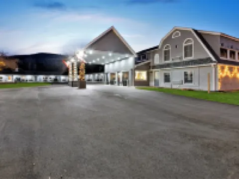 Top Notch Inn Hotels in Coos County