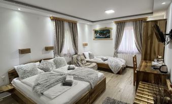 Rustic Inn River