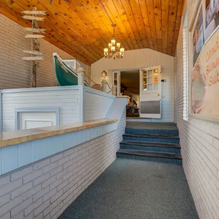 Vacationland Inn & Suites