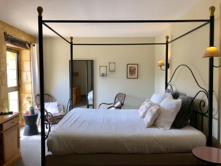 Hôtel la Villa Romaine Отели в г. Витрак