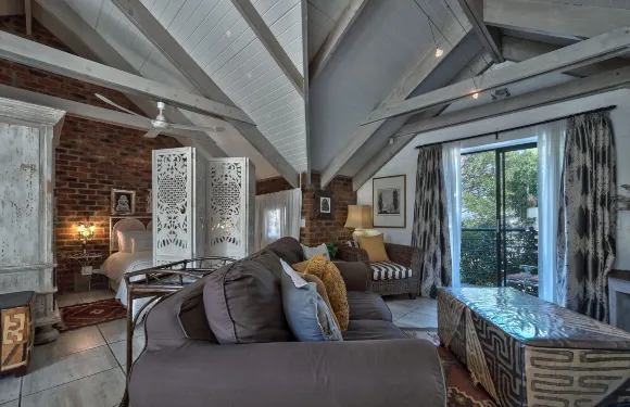 院子橄欖樹旅館