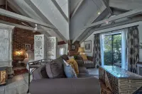 Los Olivos at the Yard