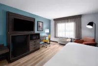 La Quinta Inn & Suites by Wyndham Greensboro NC - 2-Star