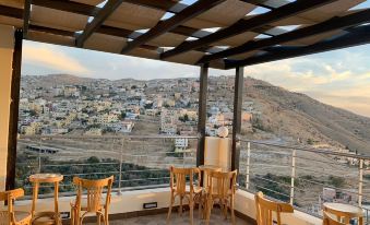 Shaqilath Hotel