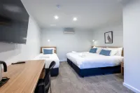 Claremont Hotel Motel - sarapan