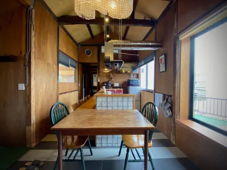 Sumitsugu House East Отели рядом со станцией JR Sojodaigakumae Station