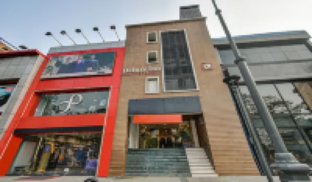 Itsy Hotels Deluxe Inn Hotels in Chennai