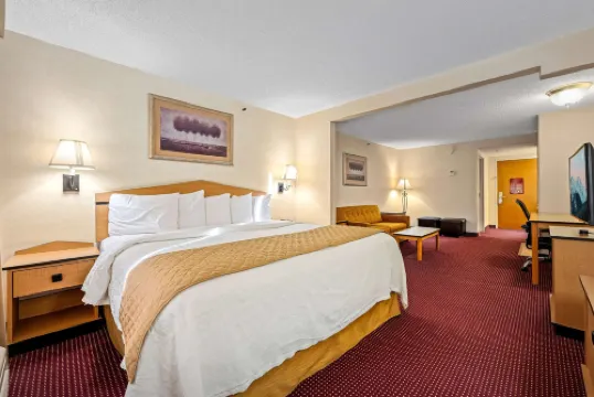 AmericInn by Wyndham Denver Airport