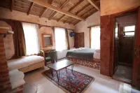 Kayserkaya Cottages & Camping