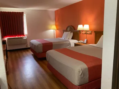 Motel 6 Hannibal, MO Hotels near La Azotea Lounge