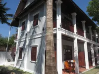Queen's House Hotels near Luang Prabang Library