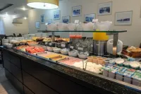 Hotel The Premium - breakfast