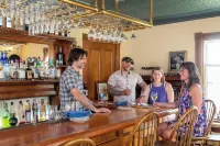 Old Stagecoach Inn Hotels in Duxbury