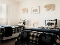 The Little Red Barn w/ Spectacular Views & Less Than 1 Mile - Blue Ridge Parkway